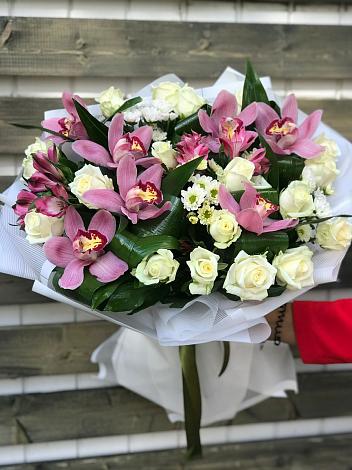 Букет цветов из: Розы и Хризантемы в Курчатове