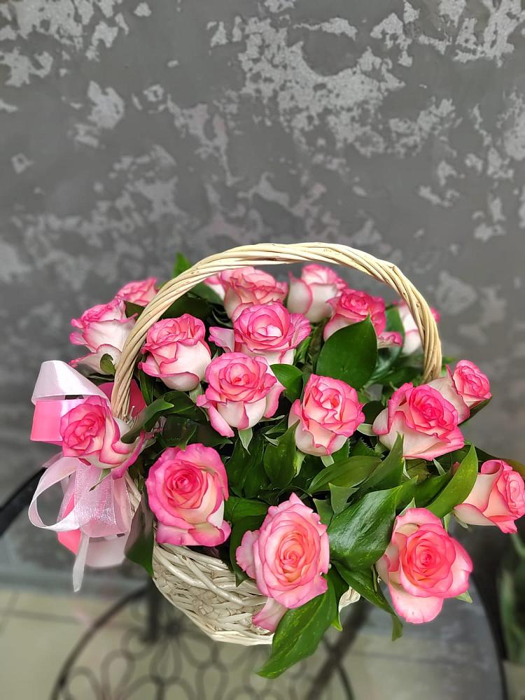 Композиция французская провинция в Курчатове Цветочная композиция из Розы в корзине в Курчатове