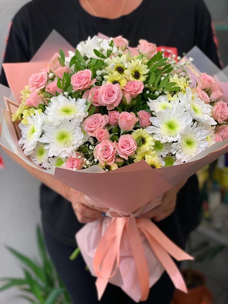 Букет юношеские грезы в Курчатове Букет цветов из: Розы и Хризантемы в Курчатове