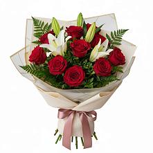 Букет высокая поэзия в Курчатове Букет цветов из:  Лилии и Розы в Курчатове