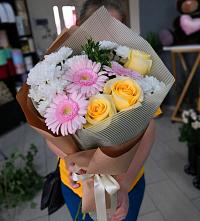 Букет цветов из:  Герберы, Розы и Хризантемы в Курчатове