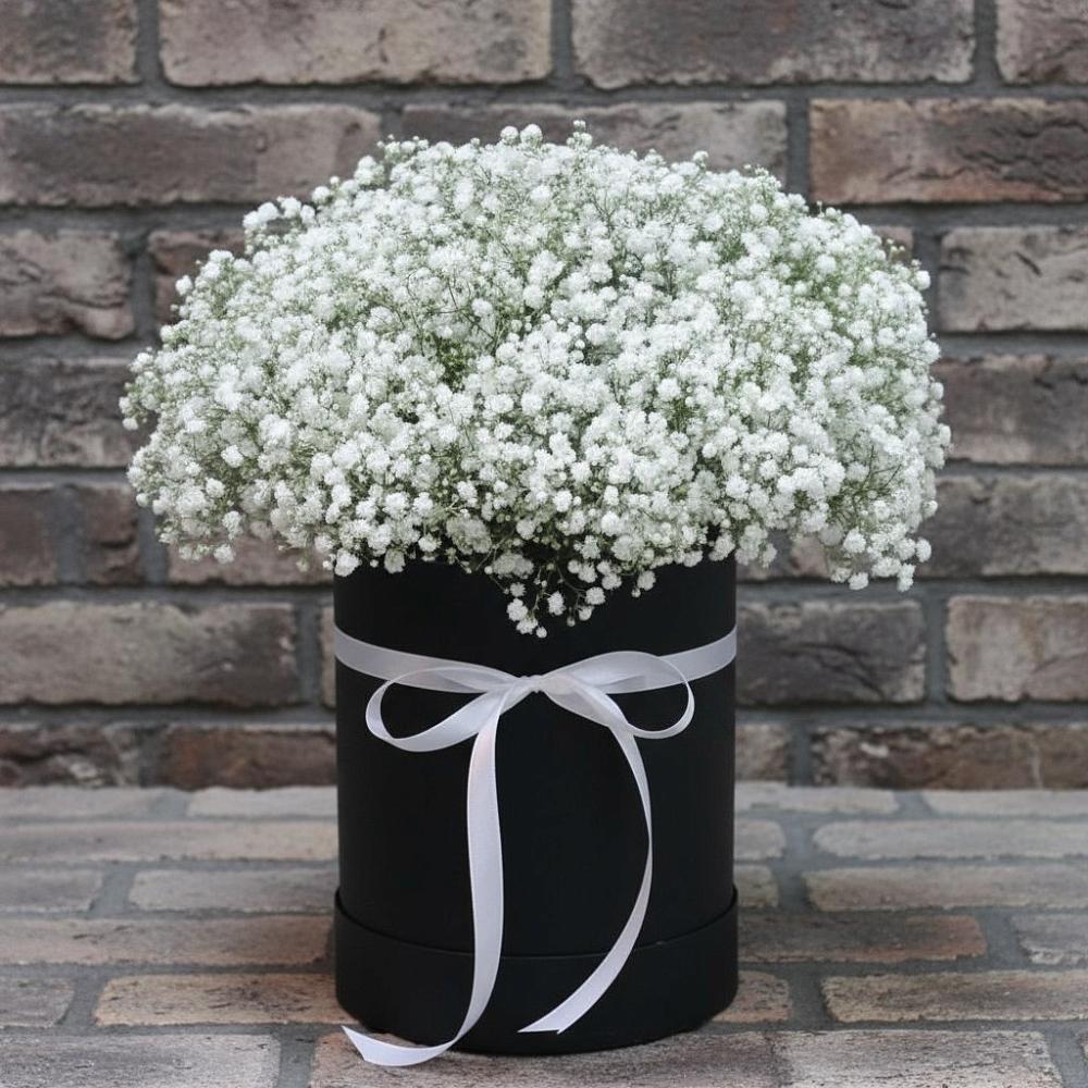 Композиция коробка гипсофил в Курчатове Цветочная композиция из Гипсофила в шляпной коробке в Курчатове