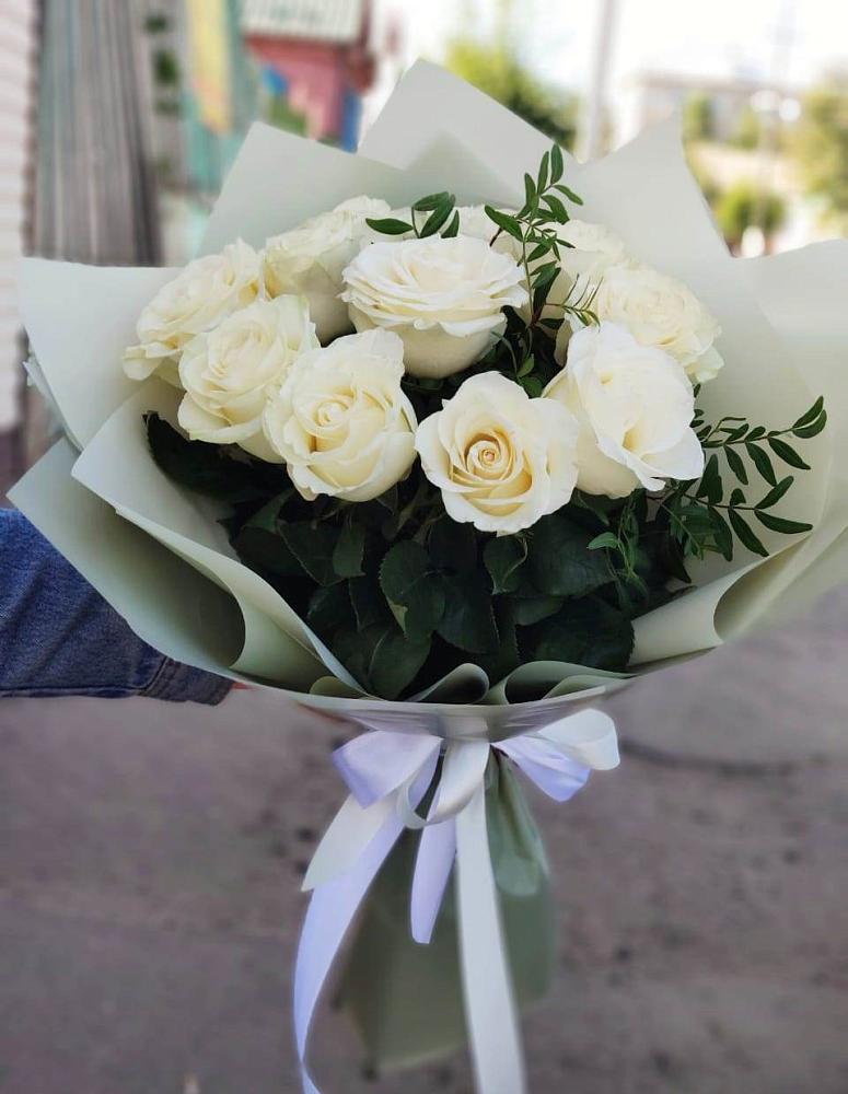 Белые розы Проуд в Курчатове Букет Белые розы Проуд в Курчатове