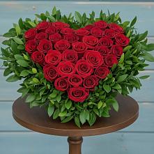 Композиция Сердце в любви #REPLACE_PRED# Курчатове Цветочная композиция из Розы в виде сердца #REPLACE_PRED# Курчатове