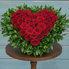 Композиция Сердце в любви в Курчатове Цветочная композиция из Розы в виде сердца в Курчатове