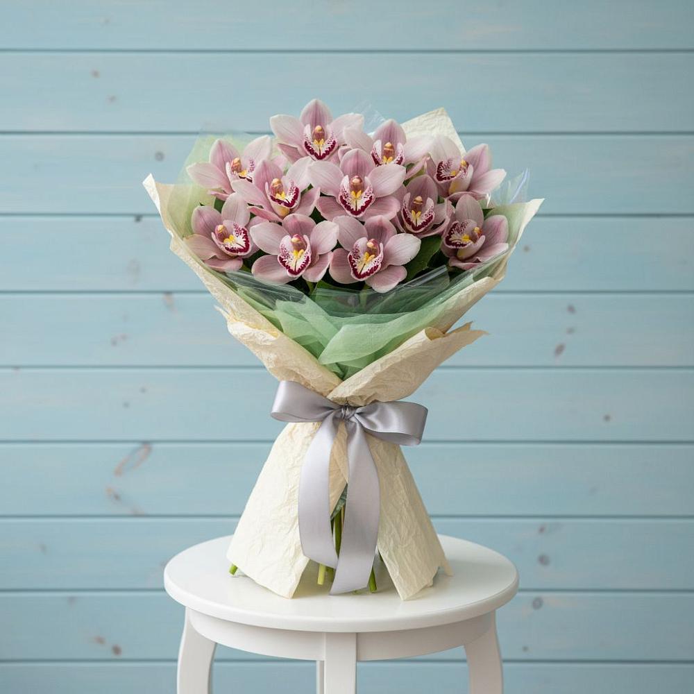 Букет 11 орхидей в Курчатове Букет цветов из: Орхидеи и Розы в Курчатове