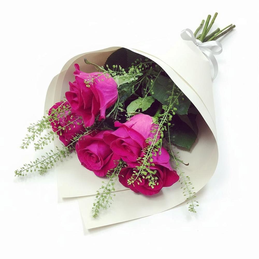 Букет ярко-розовый в Курчатове Букет цветов из: Розы в Курчатове