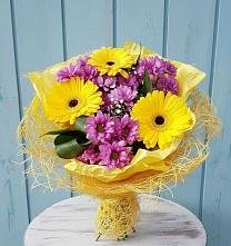 Букет одинокая звезда в Курчатове Букет цветов из:  Хризантемы и Герберы в Курчатове