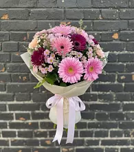 Букет яркие краски в Курчатове Букет цветов из:  Герберы и Хризантемы в Курчатове