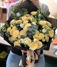 Букет цветов из:  Розы и Лизиантусы в Курчатове