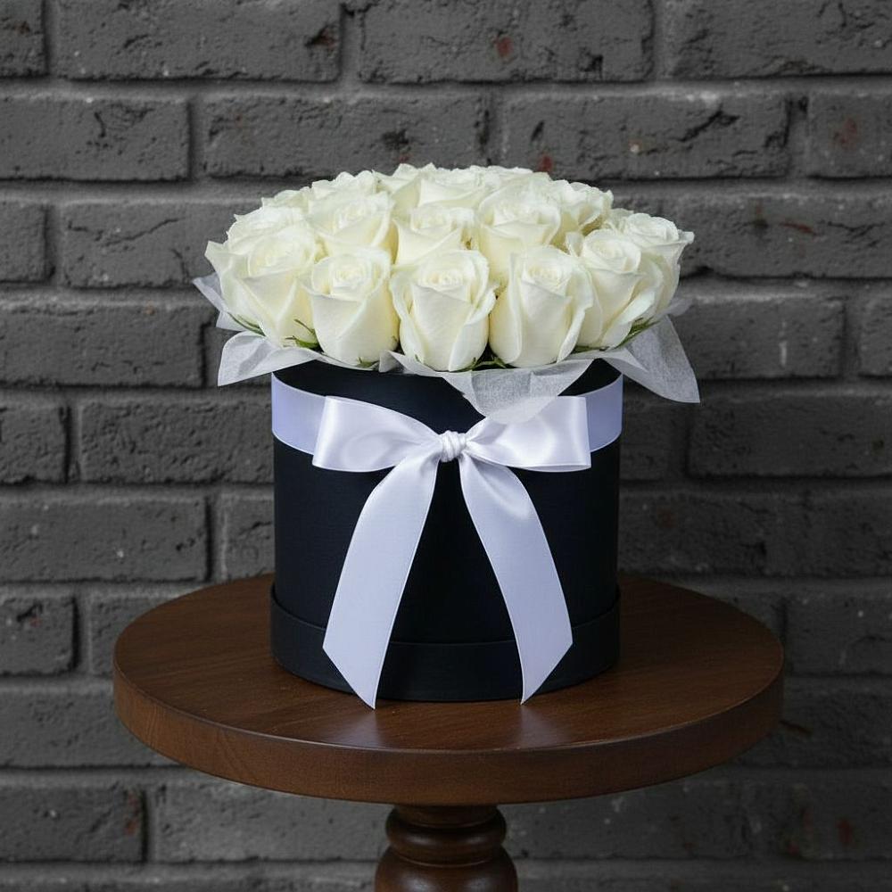 Композиция воздушная нежность в Курчатове Цветочная композиция из Розы в шляпной коробке в Курчатове