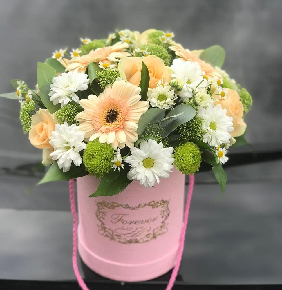 Композиция маленькая прелесть в Курчатове Цветочная композиция из Розы, Герберы и Хризантемы в шляпной коробке в Курчатове