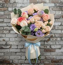 Букет Феерия в Курчатове Букет цветов из:  Розы, Лизиантусы и Гвоздики в Курчатове