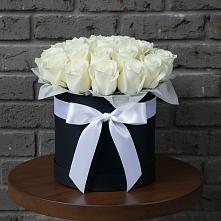 Композиция воздушная нежность в Курчатове Цветочная композиция из Розы в шляпной коробке в Курчатове